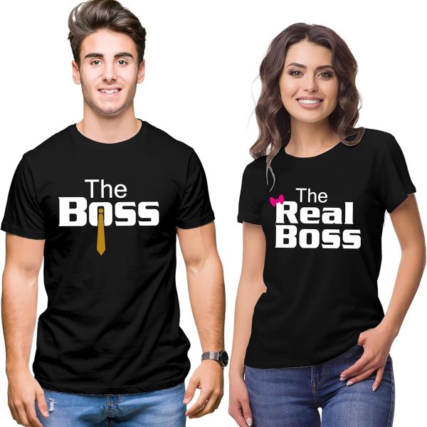 تي شيرتات للازواج من هانج اوت هاب Hangout-Hub024$P للازواج | تيشيرت مطبوع عليه The Boss The Real Boss | تي شيرت بقبة دائرية للرجال والنساء (عبوة من قطعتين، قطن، نصف كم)