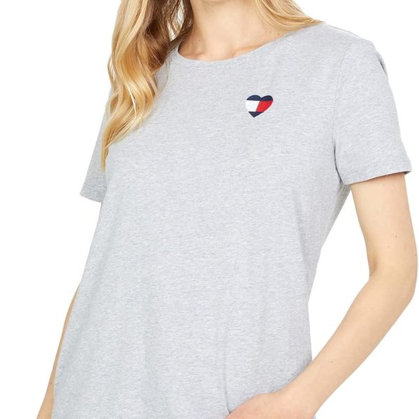 تي شيرت باكمام قصيرة مزين برسومات للنساء