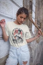 ⁦تي شيرت للبالغين مطبوع عليه Bruce Lee Chinese Martal Arts Icon Jun Fan Gung Fu Institute لون اوف وايت⁩ - الصورة ⁦4⁩