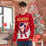 ⁦بلوفر محبوك مبتكر مطبوع عليه عبارة Merry Christmas Reindeer HOHOHO Dabing Santa Jumpers برقبة دائرية واكمام طويلة للكريسماس للاطفال من الجنسين من سن 5-13 سنة⁩ - الصورة ⁦4⁩
