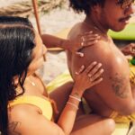 ⁦Sun Bum SPF 50 Original Sunscreen Lotion, 237 ml⁩ - الصورة ⁦6⁩