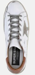 ⁦حذاء رياضي كلاسيك ابيض سوبر ستار من جولدن جوس، حذاء رياضي للمدرسة، حذاء رياضي عصري كاجوال من الجلد برقبة منخفضة، للفتيان⁩ - الصورة ⁦6⁩