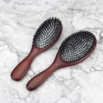 ⁦يو-هومي فرشاة شعر من الخشب الطبيعي، فرشاة شعر للنساء والرجال والاطفال للشعر الكثيف والمجعد والرقيق والطويل والمبلل او الجاف تضيف لمعانا وتجعل الشعر ناعمًا⁩ - الصورة ⁦5⁩