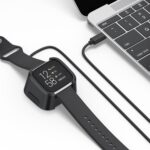 ⁦شاحن أوميدا لـ ساعة فيتبيت فيرسا 2 الذكية، كبلات شحن بديلة USB/USB C مع قاعدة شحن (3.15 قدم) كابل شحن متين لجهاز تتبع اللياقة والصحة فيتبيت فيرسا 2 (USB C)⁩ - الصورة ⁦5⁩