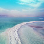 ⁦ريفاج غسول الوجه ناتشورال ديد مينيرالز جل منعش 180 مل ثنائي المفعول للتنظيف والحماية معزز بملح البحر الميت⁩ - الصورة ⁦3⁩