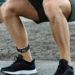 ⁦سوار للكاحل والذراع متوافق مع ساعة ابل 49 ملم 46 ملم 45 ملم 44 ملم 42 ملم 41 ملم 40 ملم 38 ملم، سوار يد نايلون جيد التهوية لساعة اي ووتش اس اي الترا سلسلة 10 9 8 7 6 5 4 3 2 1، حزام كاحل قابل للتمدد⁩ - الصورة ⁦5⁩