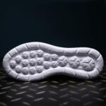 ⁦كيزمز حذاء جري رياضي عصري جيد التهوية بنعل شبكي ناعم كاجوال خفيف الوزن للرجال⁩ - الصورة ⁦7⁩