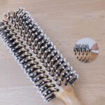 ⁦فرشاة دائرية صغيرة للشعر القصير من ساكون، مشط دوار للشعر القصير المجعد، مشط دائري لتجفيف الشعر، فرشاة تصفيف الشعر كويف رولر لتصفيف الشعر في صالونات التجميل للشعر الرقيق للنساء والرجال⁩ - الصورة ⁦5⁩