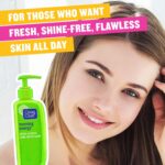 ⁦غسول الوجه اليومي من كلين آند كلير للتحكم في اللمعان، غني بمستخلصات الليمون والفواكه، يحافظ على البشرة منتعشة وخالية من اللمعان، 150 مل⁩ - الصورة ⁦2⁩