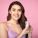 ⁦KISMETICS Detangler Hair Brush, The Original Detangling Hairbrush Anti-knot Scalp Massage Comb For Women, Men, Wet And Dry Hair Pink⁩ - الصورة ⁦5⁩